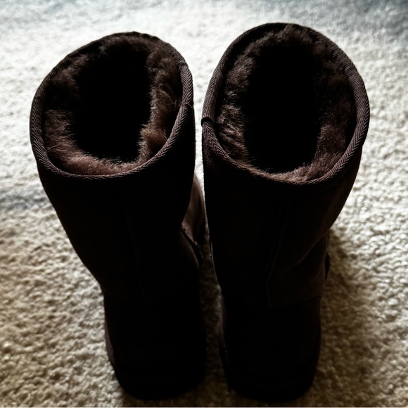 NEW UGG Classic Short II Boots in Burnt Cedar - Picture 12 of 13